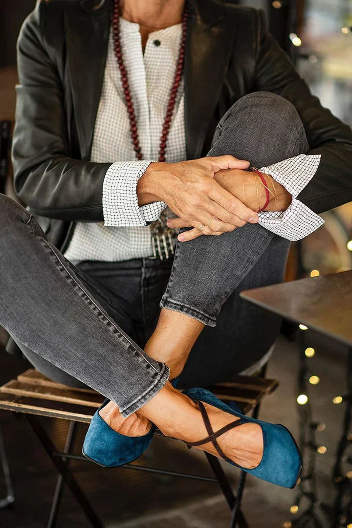 CROSS-STRAP COURT SHOES